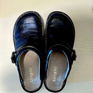 Alegria women’s slip on clog